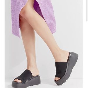 Steve Madden x UO Scrunchy Black Slinky Size 9